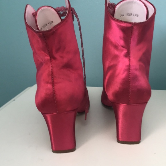 Victorian style satin lace-up bootie size 7.5 - Picture 4 of 5